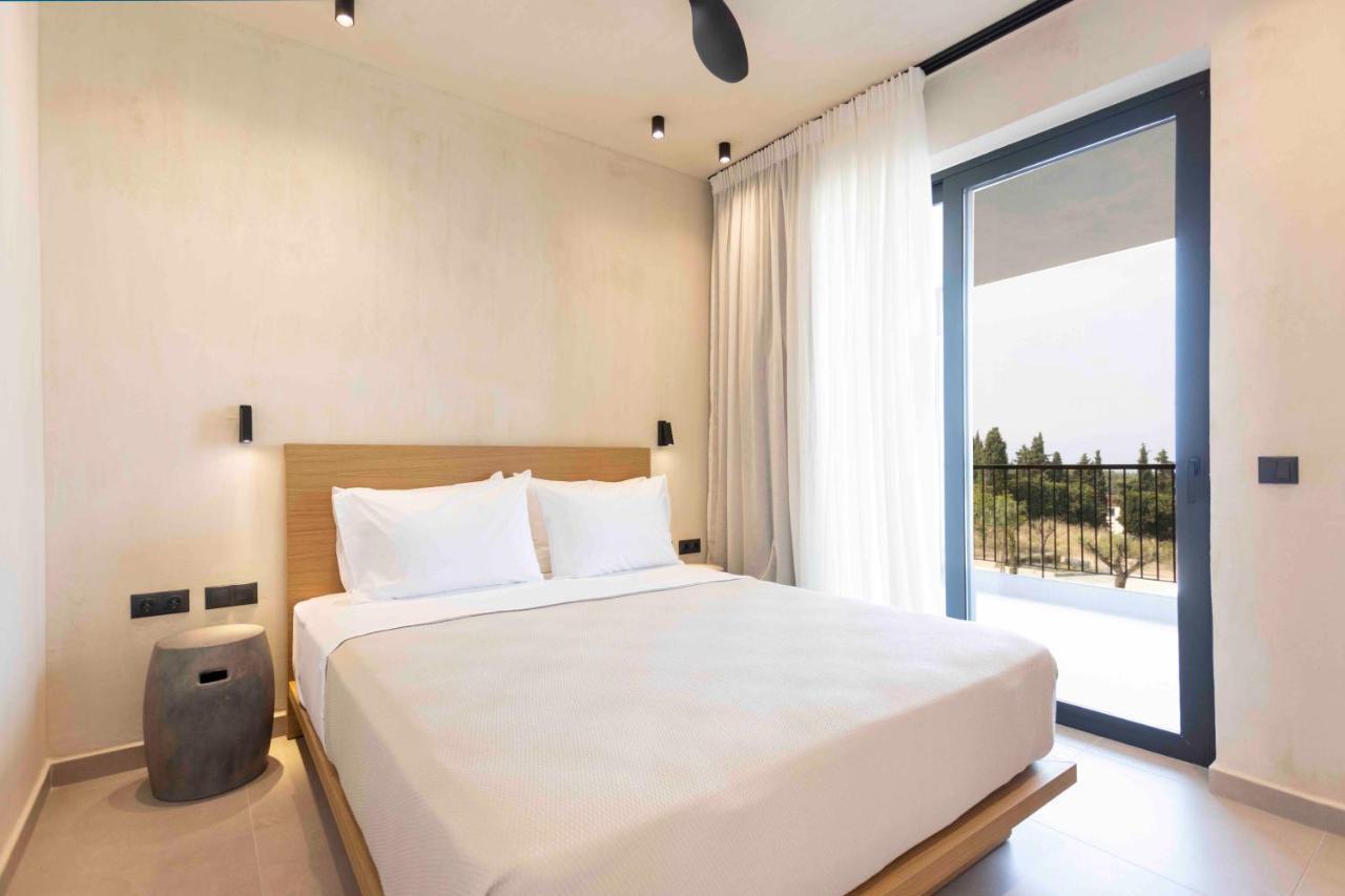 Pnoes Luxury Suites Palioúri Eksteriør bilde