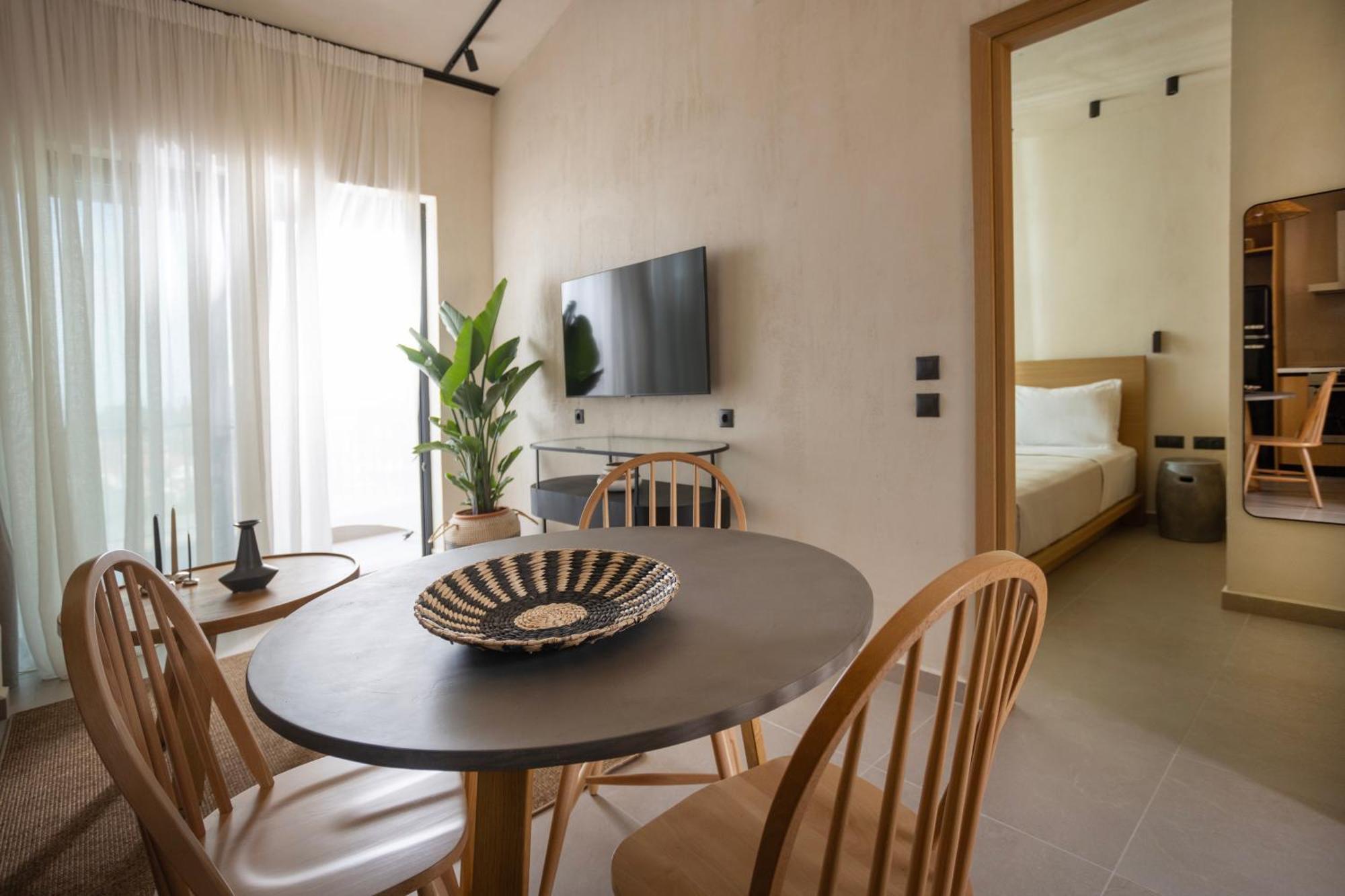 Pnoes Luxury Suites Palioúri Eksteriør bilde