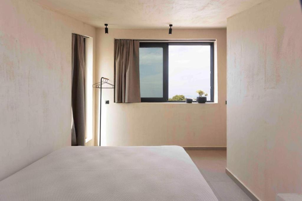 Pnoes Luxury Suites Palioúri Eksteriør bilde