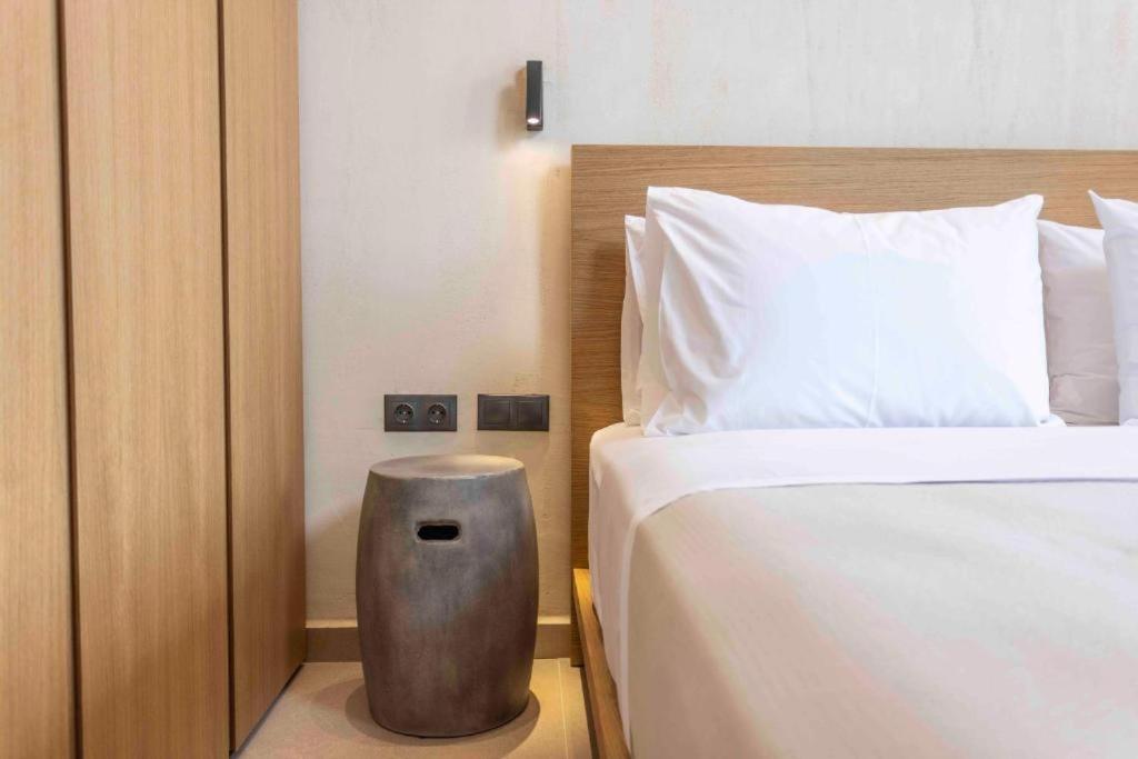 Pnoes Luxury Suites Palioúri Eksteriør bilde